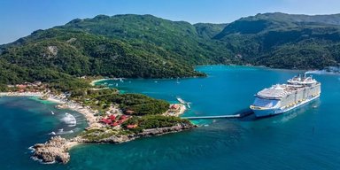Райские острова миллиардеров в Карибском море стали адом для туристов: что случилось