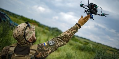 "Россияне готовились штурмовать": дрон помог бойцам ВСУ выйти из окружения (видео)