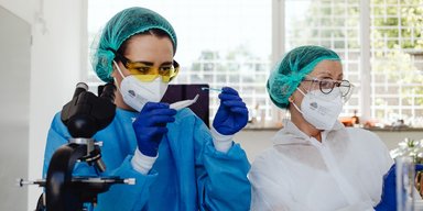 Проверить Эйнштейна и побороть COVID. На что тратятся государственные деньги в науке