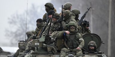 Страждають від пияцтва та катувань: в ISW розповіли про проблеми в лавах ЗС РФ (карта)