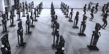 Оставила США далеко позади: китайская армия роботов растет на 300 000 за год