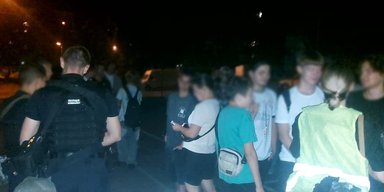 Пострадал подросток: в Киеве неизвестный взорвал гранату на футбольном поле (фото, видео)
