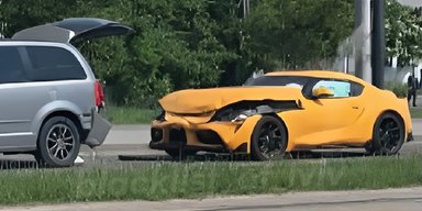 Розбитий раритет: в Україні потрапив у ДТП культовий спорткар Toyota (фото)