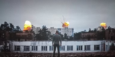 Спасать под прицелом! Новый фильм перевернул представления о кино –  волонтеры Бучи играют себя