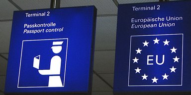 У ЄС відповіли, хто з українських чоловіків може втратити тимчасовий захист в Європі