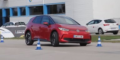 Електрокар Volkswagen ID.3 не впорався зі складним тестом на керованість (відео)