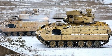 Катастрофические последствия: эксперты оценили столкновение Bradley с БТР-82А (видео)