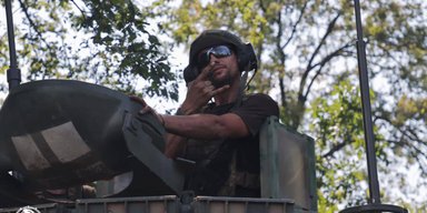 ЗСУ з боями зайшли в Роботине й евакуювали громадян на БМП Bradley, — Міноборони (фото)