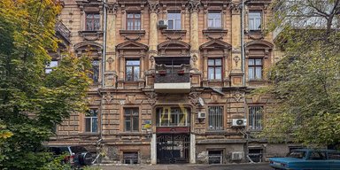 Одесский суд отказался демонтировать ванную в доме-памятнике: детали скандала (фото)