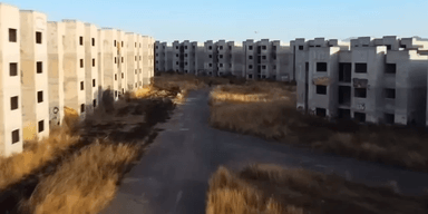 "Чернобыль в Мексике": в городе среди 70 тысяч заброшенных зданий нашли тайные могилы