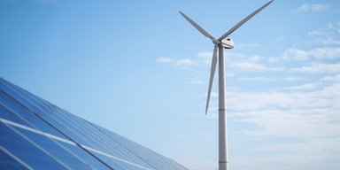 Україна побудувала "зелені" енергомережі, які Росії складніше знищити — AP