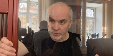 Плохо себя чувствовал: Шуфричу во время судебного заседания вызвали скорую (видео)