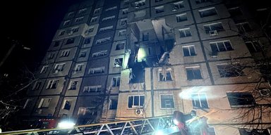 Вдалося врятувати 28 людей: через атаку РФ на Дніпро відомо про жертву, серед поранених — діти (фото, відео)