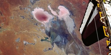 Найбільше озеро у світі грає в хованки — вода втікає в нього і зникає, не витікаючи: що відбувається