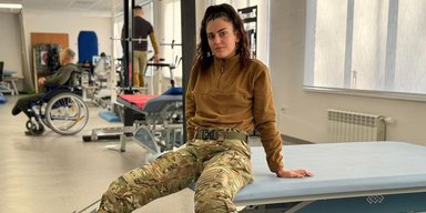 Пошла в ВСУ, чтобы защитить сына: потерявшая ногу снайпер рассказала о войне (фото)