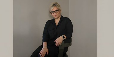 Стилістка та перукар, яка робить людей прекрасними: історія успіху Анни Дерягіної від України до США