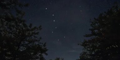 Сейчас можно увидеть "Коня и Всадника" в созвездии Большой Медведицы: что это (фото)