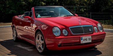 Их существует менее 1500: в Украине засветился редкий заряженный Mercedes 2000-х (фото)