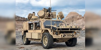 Тепер дрони не страшні: машина для піхоти The Beast має РЕБ, кулемет і міномет (відео)