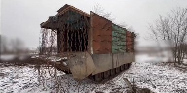Російські пропагандисти похвалилися "лютою" БМП з волохатим "мангалом" (фото)