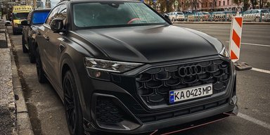 В Киеве заметили мощный кроссовер Audi за 4,5 миллиона с интересным тюнингом (фото)
