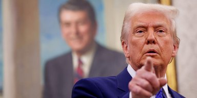 "Залиште все як є": Трамп розповів, чи справді спонукав Зеленського віддати Донбас Росії (відео)