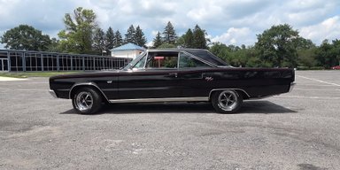 Недешева капсула часу: виявлено раритетний Dodge 60-х в ідеальному стані (відео)