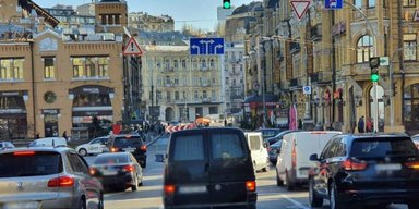 Атака на Киев: в столице перекрыли движение транспорта, появился список улиц и маршрутов