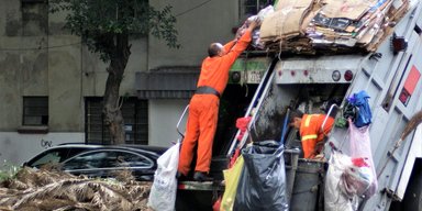 "Подобається лякати людей": водій сміттєвоза відповів невдоволеним киянам (скриншоти)