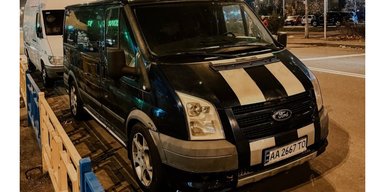 Спортивний фургон: у Києві засвітився дуже рідкісний комерційний Ford (фото)