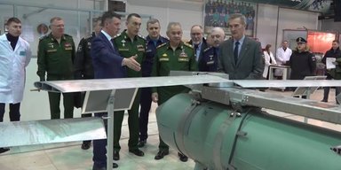 У РФ вперше показали кориговану авіабомбу ФАБ-1500 з УМПК (фото)