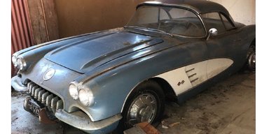 Колекційний Chevrolet Corvette 50-х простояв півстоліття у старому гаражі (фото)