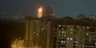 Взрывы в Воронеже: российская ПВО отражает одну из самых мощных атак дронов на город (видео)