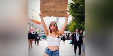 Дівчина з татуюванням TRUMP на лобі збирає гроші на його видалення (фото, відео)