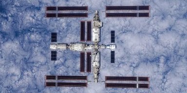 Астронавти вперше в космосі створили ракетне паливо і кисень за допомогою незвичайної технології