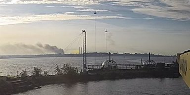 Дроны добрались до российского Санкт-Петербурга: в Кронштадте пожар в районе порта, атакован завод (видео)
