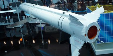 ЗС РФ вдарили по Дніпру гібридною ракетою-бомбою "Грім-Е1": що про них відомо (фото)