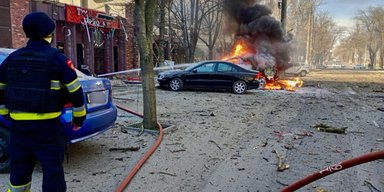 Росіяни вдарили авіабомбою по центру Херсона: багато пошкоджень, є поранені (фото, відео)