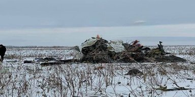 "Дуже багато незрозумілих моментів", — військовий про падіння російського Іл-76 (відео)