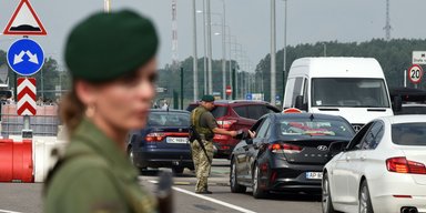 Є три умови: студенти та курсанти зможуть виїжджати з України, — представник уряду