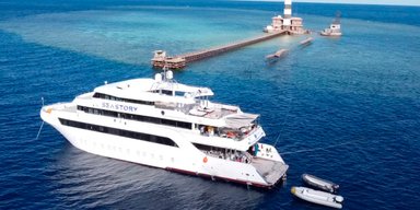 Допомогла випадковість: пасажири затонулої яхти Sea Story в Єгипті розповіли, як вони вижили