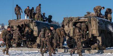 Перевернути драбину ескалації: що означають слова Макрона про відправлення військ в Україну, — генерал
