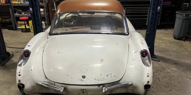 В старом сарае обнаружили культовый американский спорткар 50-х за $80 000 (фото)