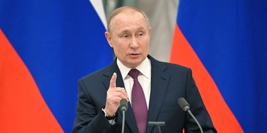 Путин готов к переговорам с Зеленским: в Кремле указали на юридические аспекты