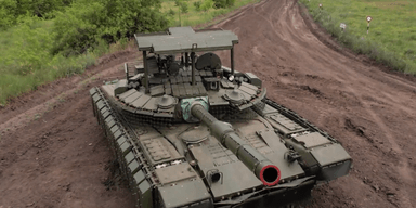 Британська армія протестувала наземний дрон-камікадзе на російському Т-80БВМ (фото)