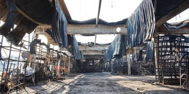 Удар по "Епіцентру" в Харкові: зросла кількість загиблих, за ДНК опізнали тіло підлітка (фото)