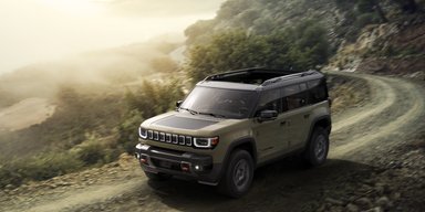 Новый электрический внедорожник Jeep Recon стал "зеленой" альтернативой Wrangler (видео)