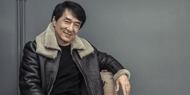 "Вже 70": Джекі Чан відсвяткував день народження і поділився ретро-фотографіями