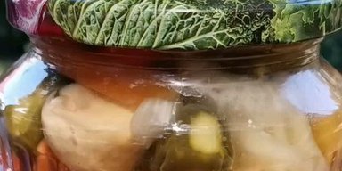 Овочеве асорті з печерицями на зиму: детальний рецепт заготовки (відео)