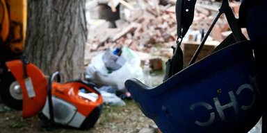 ЗС РФ вдарили по Оріхову авіабомбою: загинув поліцейський, багато постраждалих (фото)
